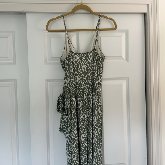 EUC Kailegh faux wrap size small jumpsuit - Picture 6 of 7